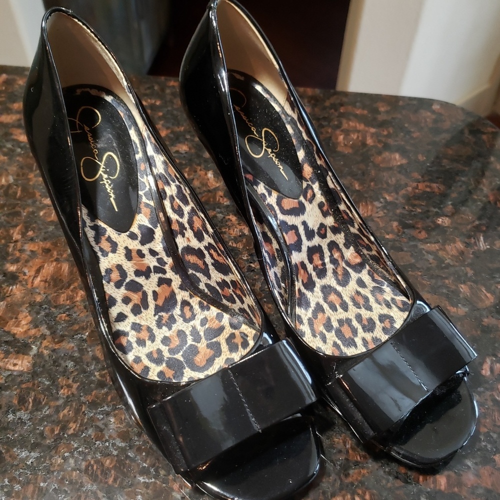 Jessica Simpson pumps